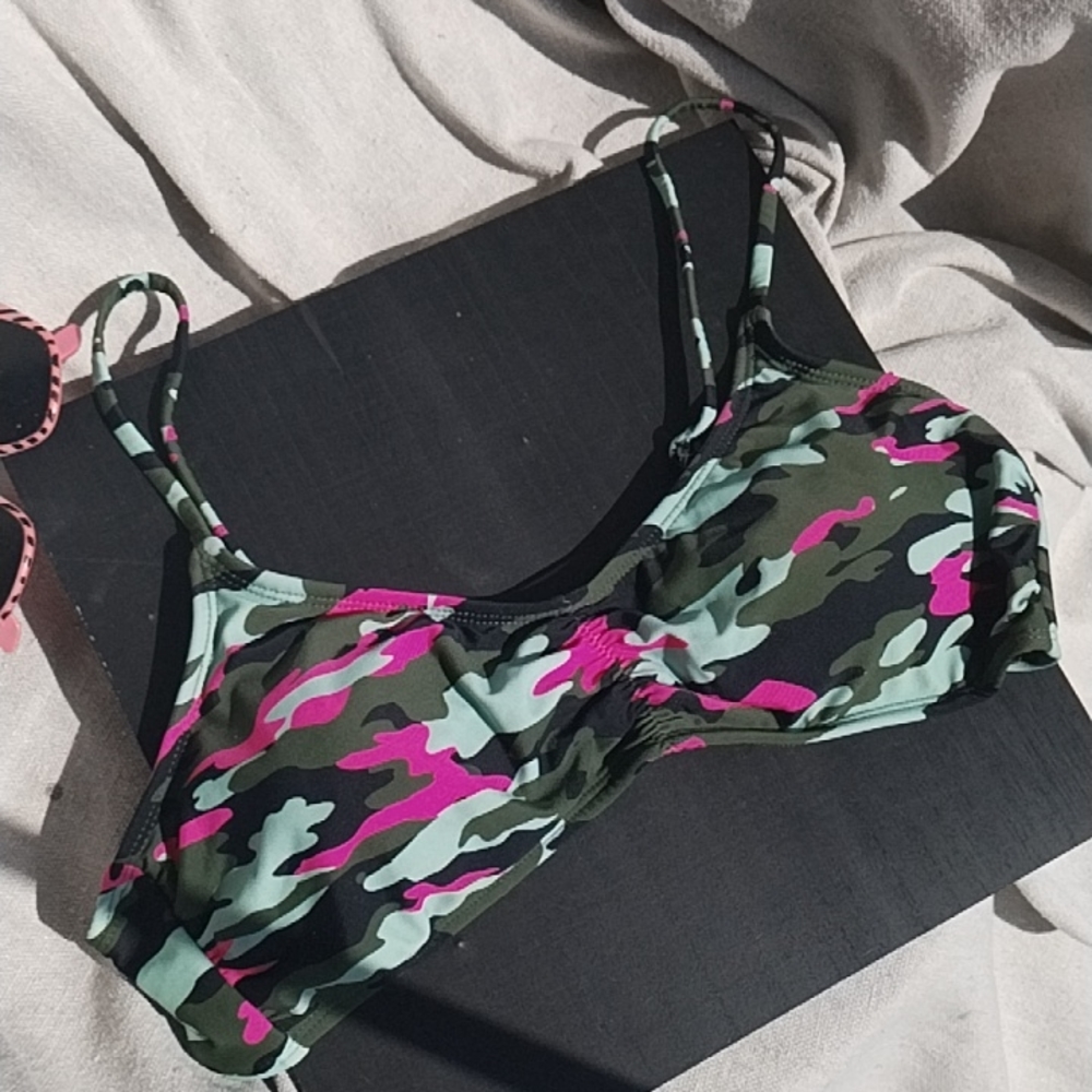 NEW No boundaries camo bikini top Juniors L 11-13